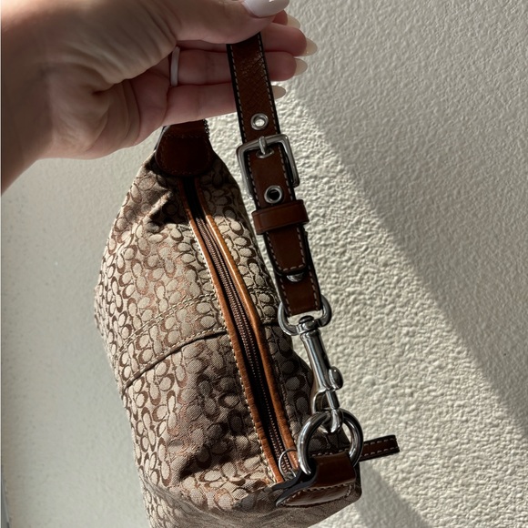 Mini Coach Handbag - Picture 4 of 10